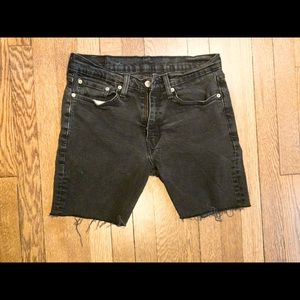 Black cutoff Levi’s jeans shorts